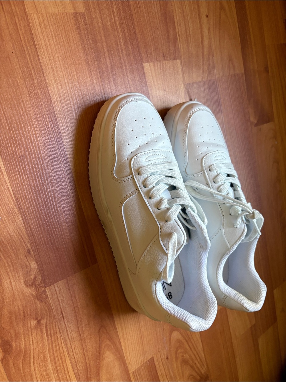 No Boundaries White Women's Sneakers
